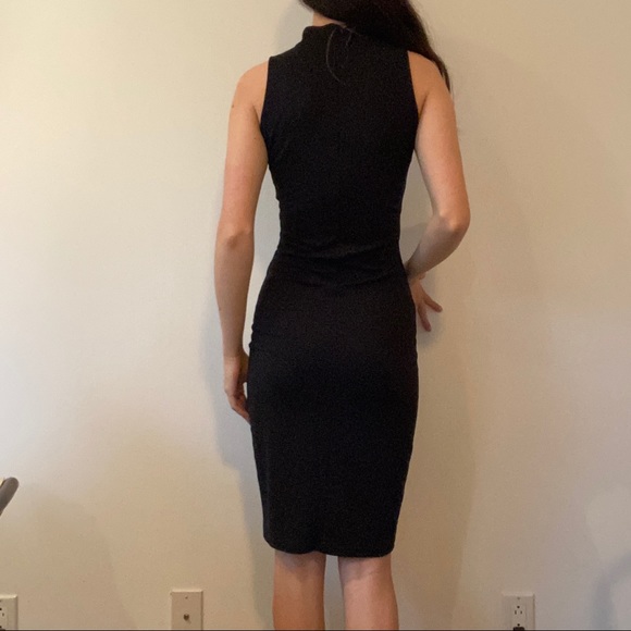 🌺Moving Sale!🪴 Mock Neck Midi Dress - Picture 4 of 12